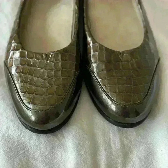 Trotters Women’s Arnello Flat, Size 6.5 - Picture 3 of 7